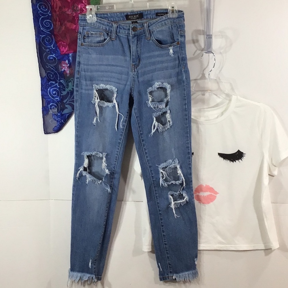 Judy Blue girlfriend fit very destroyed jeans 3/26